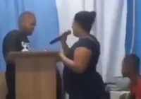 Vídeo: esposa de pastor expõe traição do marido com fiel durante culto