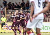 Vitória leva gol no fim e é eliminado da Copinha em disputa de pênaltis