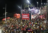 Xanddy Harmonia atrai turistas e baianos na Melhor Segunda: “Surreal” imagem