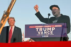 Trump diz que vai ‘se livrar’ de carro de Musk nos Estados Unidos - Imagem