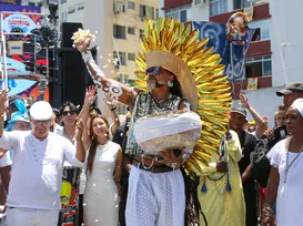 Após apoiar Claudia Leitte, Brown diz: “Só existe uma raça, a humana” - Imagem