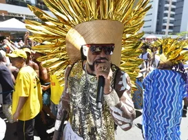 Brown celebra Arrastão e parabeniza Ivete por ‘Música do Carnaval’ - Imagem