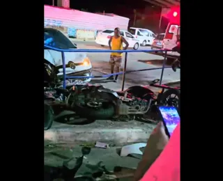 Homem morre em acidente entre carro e moto na Avenida Bonocô, em Salvador