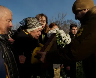 Ataque com drones russos mata uma pessoa no subúrbio de Kiev