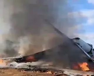 Avião explode na Coreia do Sul e deixa mortos; vídeo mostra momento