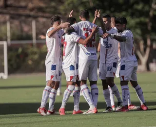 Bahia vence no Barradão após 5 anos e encosta na liderança do Baianão