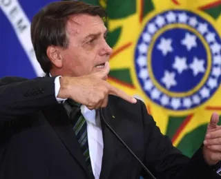 Bolsonaro mira 2026 e tenta mudar Lei da Ficha Limpa