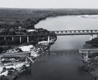 Buscas por desaparecidos em queda de ponte são retomadas