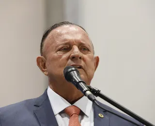 Fala Adolfo: ‘Decisão judicial se cumpre. Ivana senta na cadeira’
