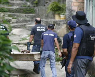 Corpo é encontrado enterrado no porão de residência em Salvador