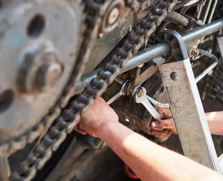 Correias banhadas a óleo: avanço tecnológico ou risco para motor?