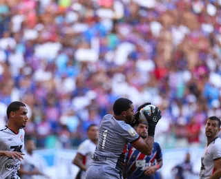 Craque do Ba-Vi, Arcanjo não é titular absoluto no Vitória, diz Carpini