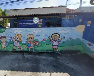 Criança cai em creche, sofre traumatismo e é colocada para dormir