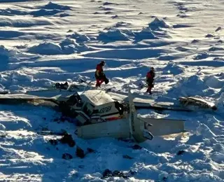 Destroço de avião desaparecido com 10 pessoas é encontrado no Alasca