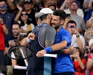 Djokovic inicia temporada em Brisbane com vitória nas duplas