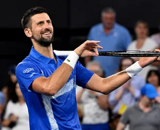 Djokovic vence Monfils e avança às quartas de final em Brisbane