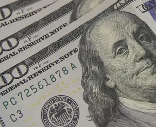 Após ataque dos EUA ao Irã, dólar abre em alta de 0,2%