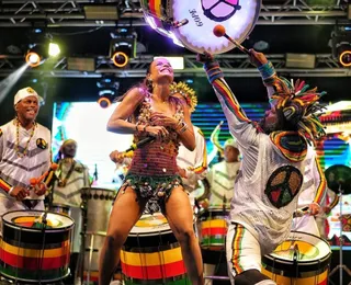 Em Ensaio do Olodum, Babado Novo anima multidão no Pelourinho