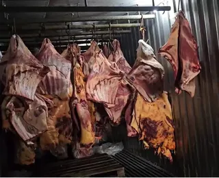 Empresa é investigada por vender carne estragada das enchentes no RS