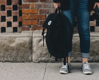 Escolas e creches baianas recebem 19 mil mochilas da Receita Federal