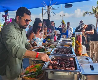 Feijoada ao Mar reúne personalidades e aquece pré-Carnaval em Salvador