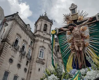 Fiéis celebram chegada da imagem do Senhor do Bonfim à Colina Sagrada