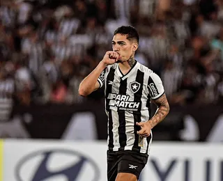 Hugo, do Botafogo, assina contrato de empréstimo com o Vitória