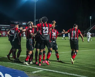 Invicto na temporada, Vitória mira liderança do Nordestão