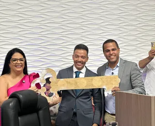 Jadson inicia mandato e promete "governar para todos" em Castro Alves