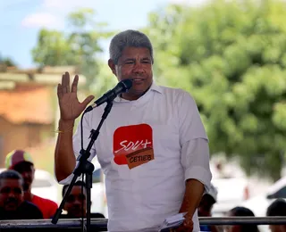 Jerônimo Rodrigues entrega obras históricas em Paratinga