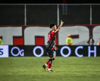 Matheuzinho volta a jogar 90 minutos, mas frisa: "Ainda não estou 100%"