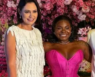 Michelle Bolsonaro presenteia Jojo Todynho em aniversário; confira