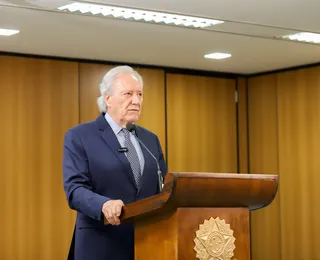 Ministro assina portaria que restringe uso de força policial