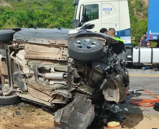 Motorista morre após bater em carreta durante ultrapassagem na BA-039