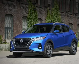 Nissan Kicks Play 2025 em três versões