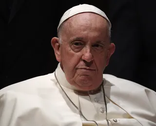 Papa Francisco passa 'noite tranquila' após crise respiratória