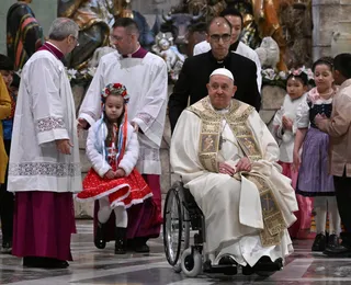 Papa celebra o Natal e inicia o Jubileu 2025, 'Ano Santo' em Roma