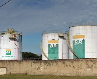 Petrobras descobre nova camada de óleo no pré-sal da Bacia de Santos