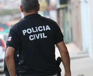 Polícia prende pais de criança de 2 anos levada sem vida para hospital