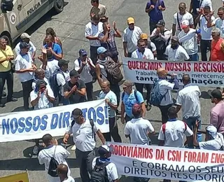 Rodoviários fazem protesto em Salvador e travam região da rodoviária