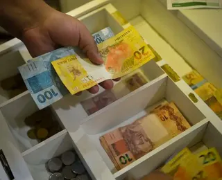 Salário mínimo é elevado para R$ 1.518 em 2025