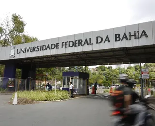 UFBA anuncia aulas online após estudante raspar cabelo de colega