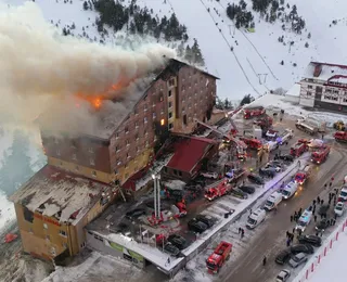 VÍDEO: incêndio em hotel mata 66 pessoas na Turquia