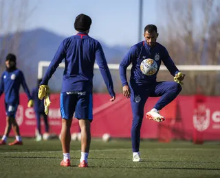 Vitor Hugo busca retomar espaço para ser utilizado no Bahia em 2025