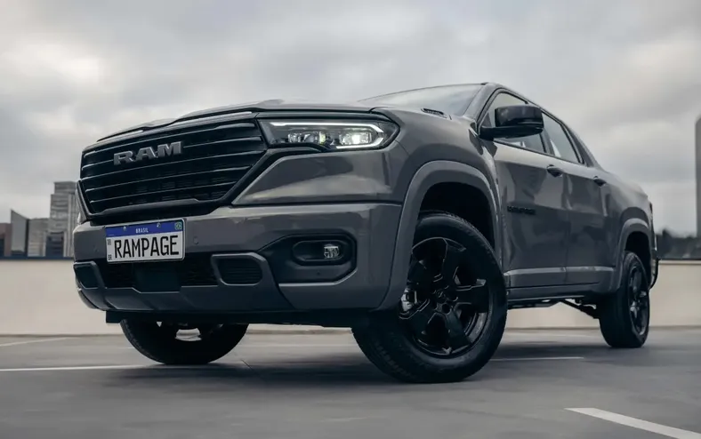 Rampage Laramie 2.2 Turbodiesel tem pacote Night Edition - Imagem
