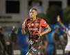 Ex-atacante do Vitória é afastado em seu clube e se pronuncia - Imagem