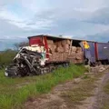 Acidente entre caminhões em estrada da Bahia deixa motorista morto imagem
