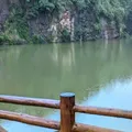 Adolescente de 14 anos desaparece após cair em lagoa de Salvador imagem
