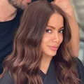 Anitta surge nua em cenas quentes de clipe com cantora; confira imagem