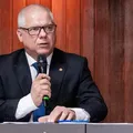 Após escândalo, Lula manda demitir presidente do INSS imagem
